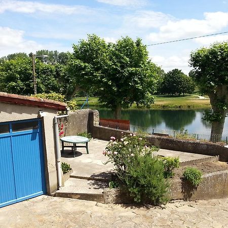 Le Gite Du Port Saint-Pierre-de-Boeuf Szoba fotó