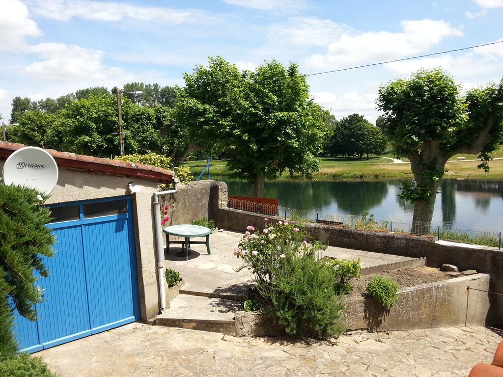 Le Gite Du Port Saint-Pierre-de-Boeuf Szoba fotó